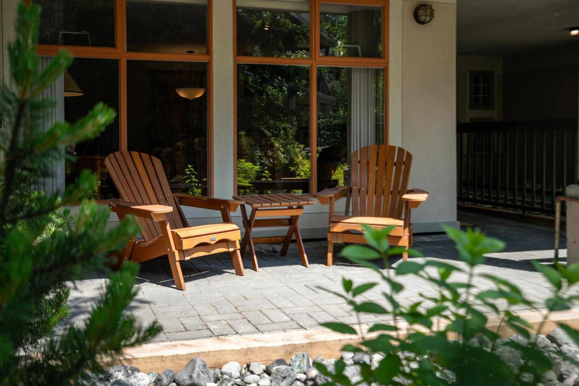 Convenient Village Location With Pool And Hot Tub *
